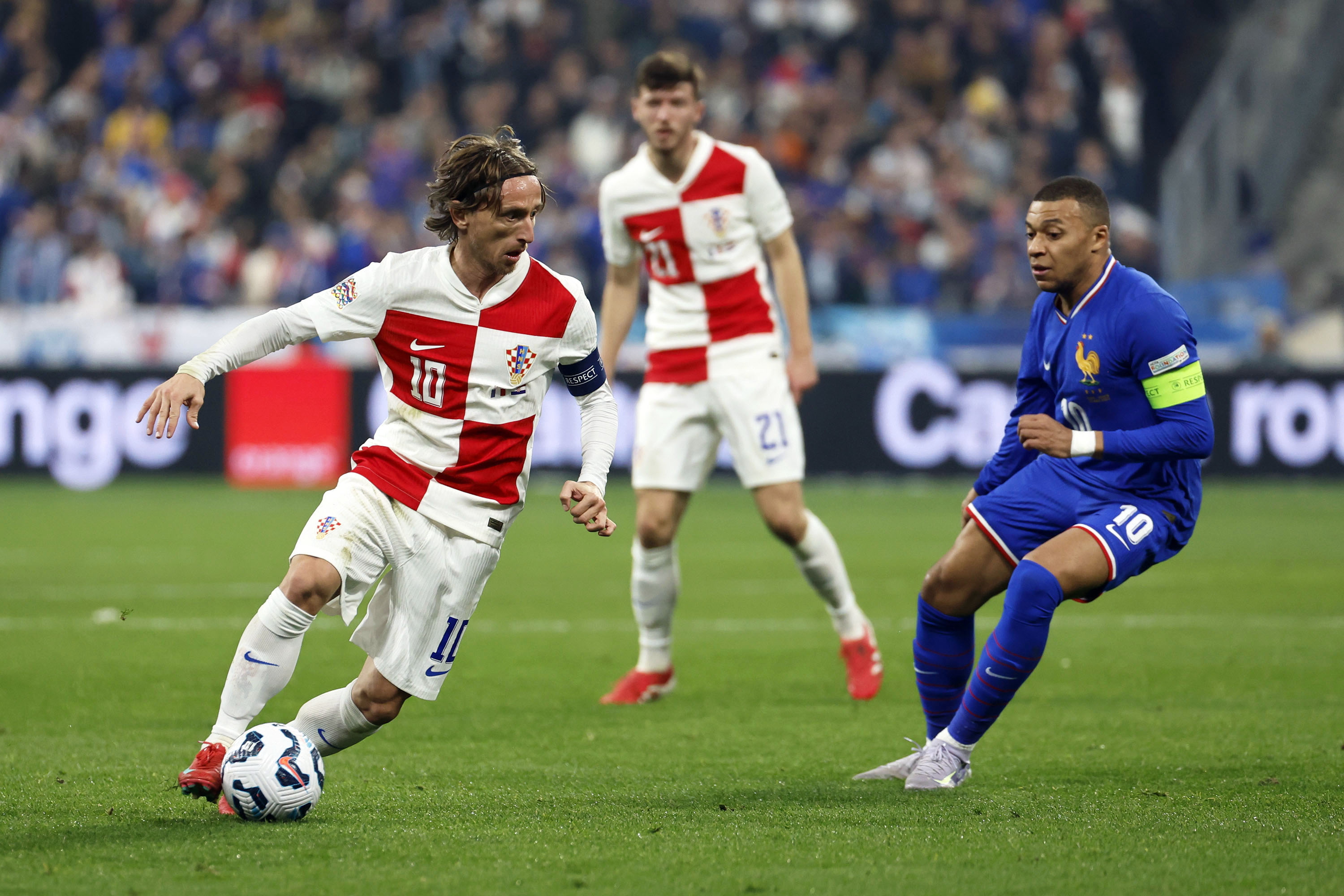 欧洲杯：法国3-0胜比利时，成功晋级决赛的简单介绍
