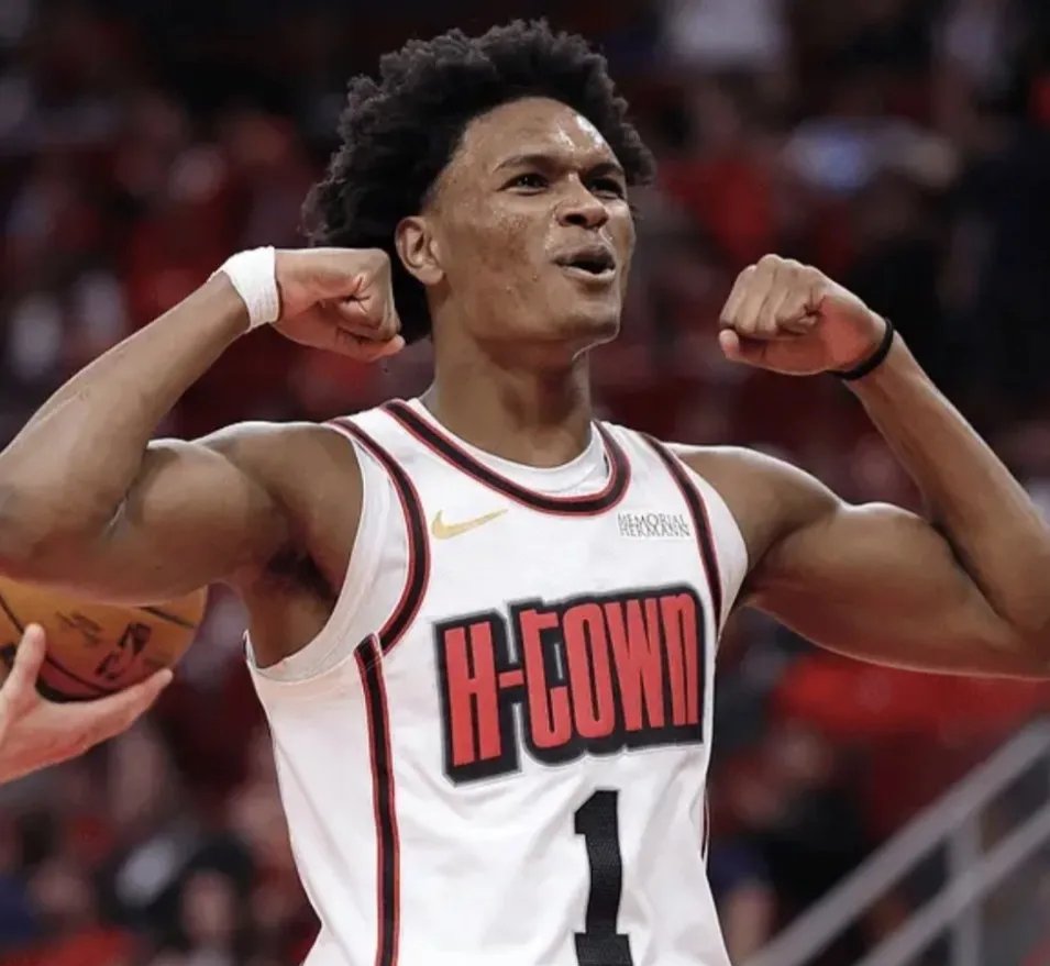 尼克斯胜老鹰，主场开门红