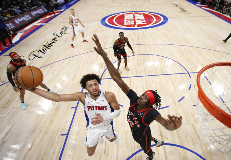 关于活塞客场擒猛龙，取得五连胜的信息