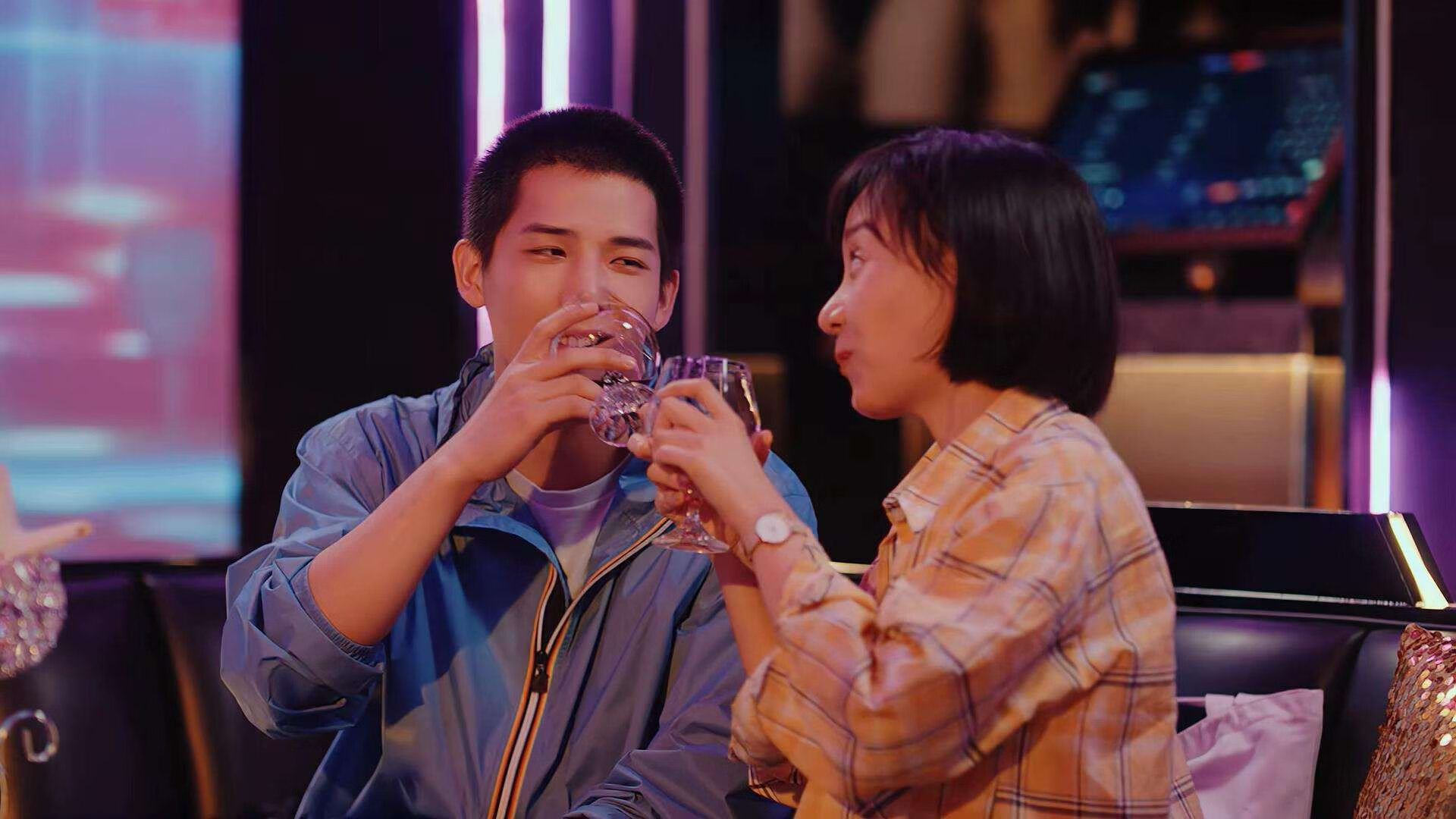 美加墨世界杯文化盛宴，新疆队篮球表演赛爆冷击败NBA步行者