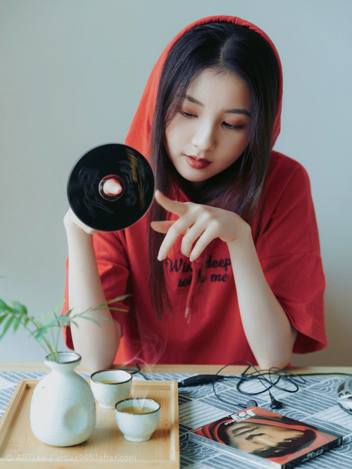 中场大师的决胜乐章,法比尼奥统治级数据助佛罗伦萨攻克牙买加坚城