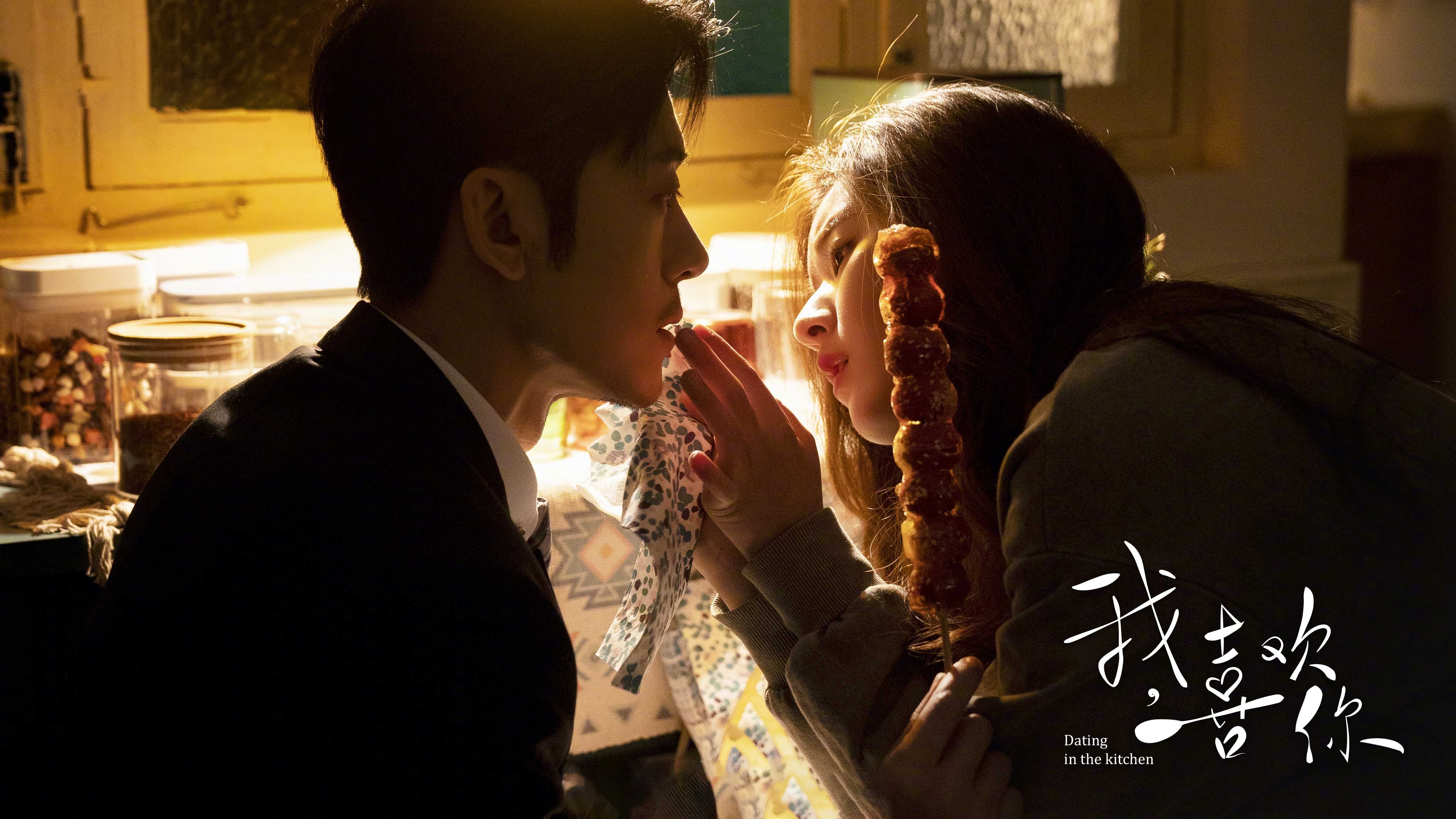 不是突尼斯对阵马里，而是现代前锋的完美范本，卢卡库如何用教科书级表现照亮足球本质